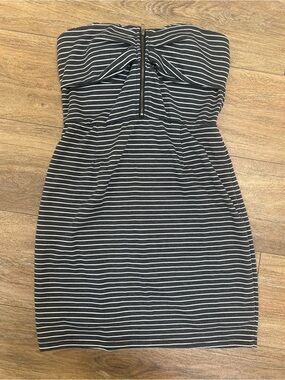Wet Seal Black & White Strapless Striped Bodycon Dress